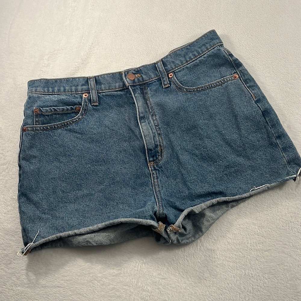 PINK VS‎ 12, 31 Women’s High Rise Denim Shorts
